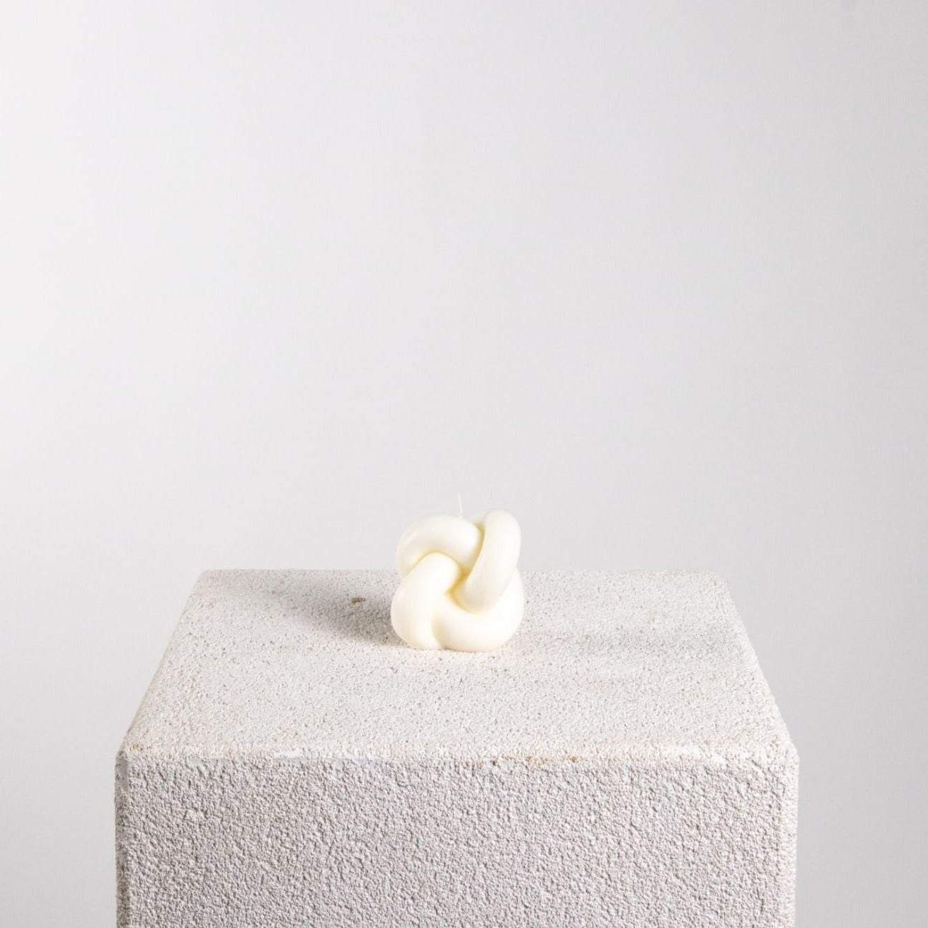 Knot Sculptural Soy Wax Candle Small