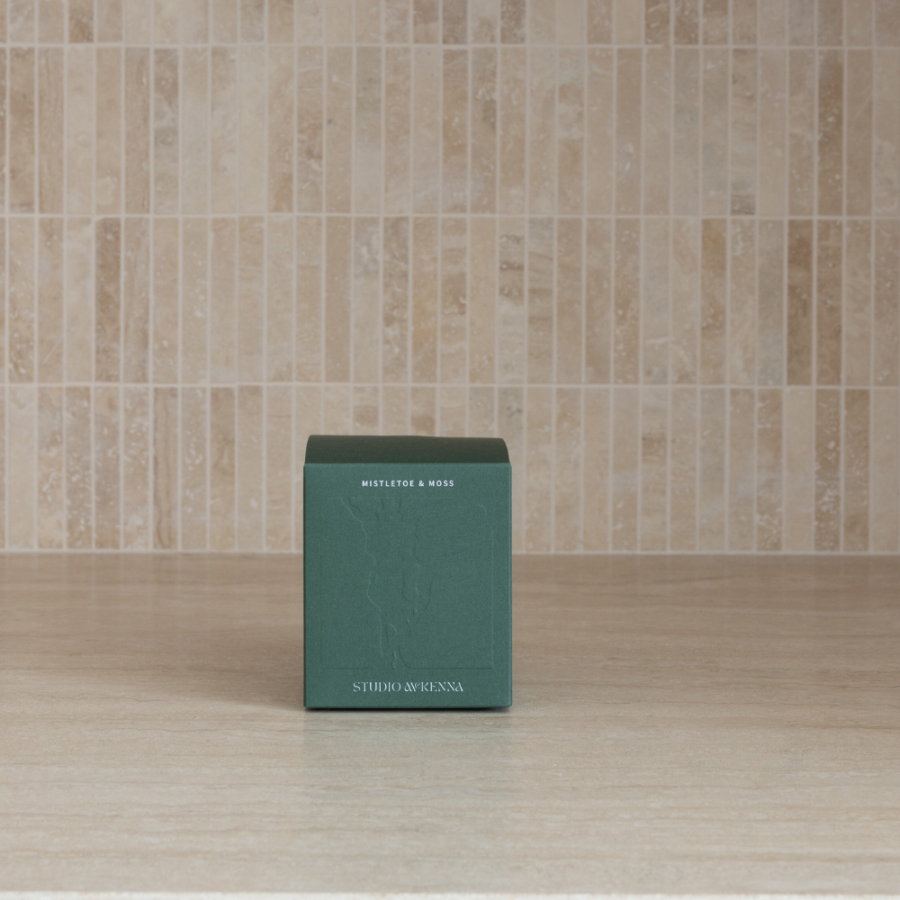 Signature Collection Candle Mistletoe & Moss 220g