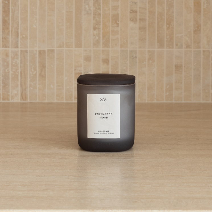 Signature Collection Candle Enchanted Wood 220g