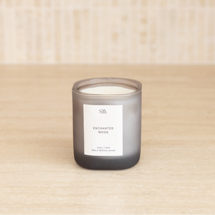 Signature Collection Candle Enchanted Wood 220g